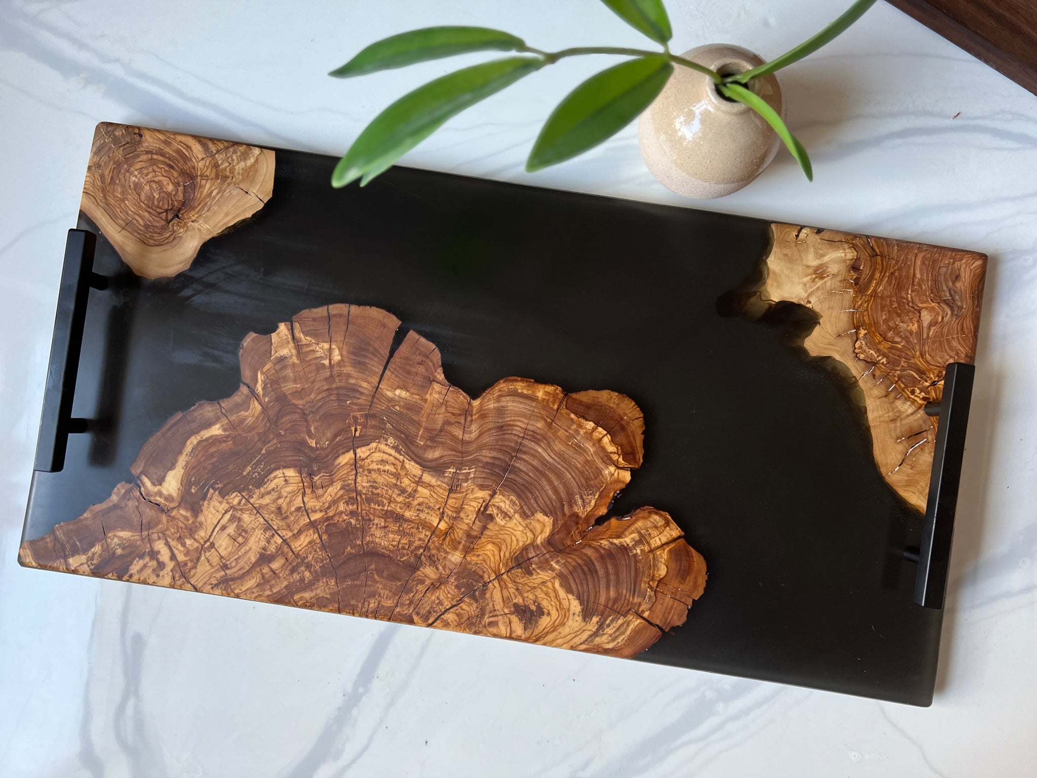 Olivewood Onyx Center Piece